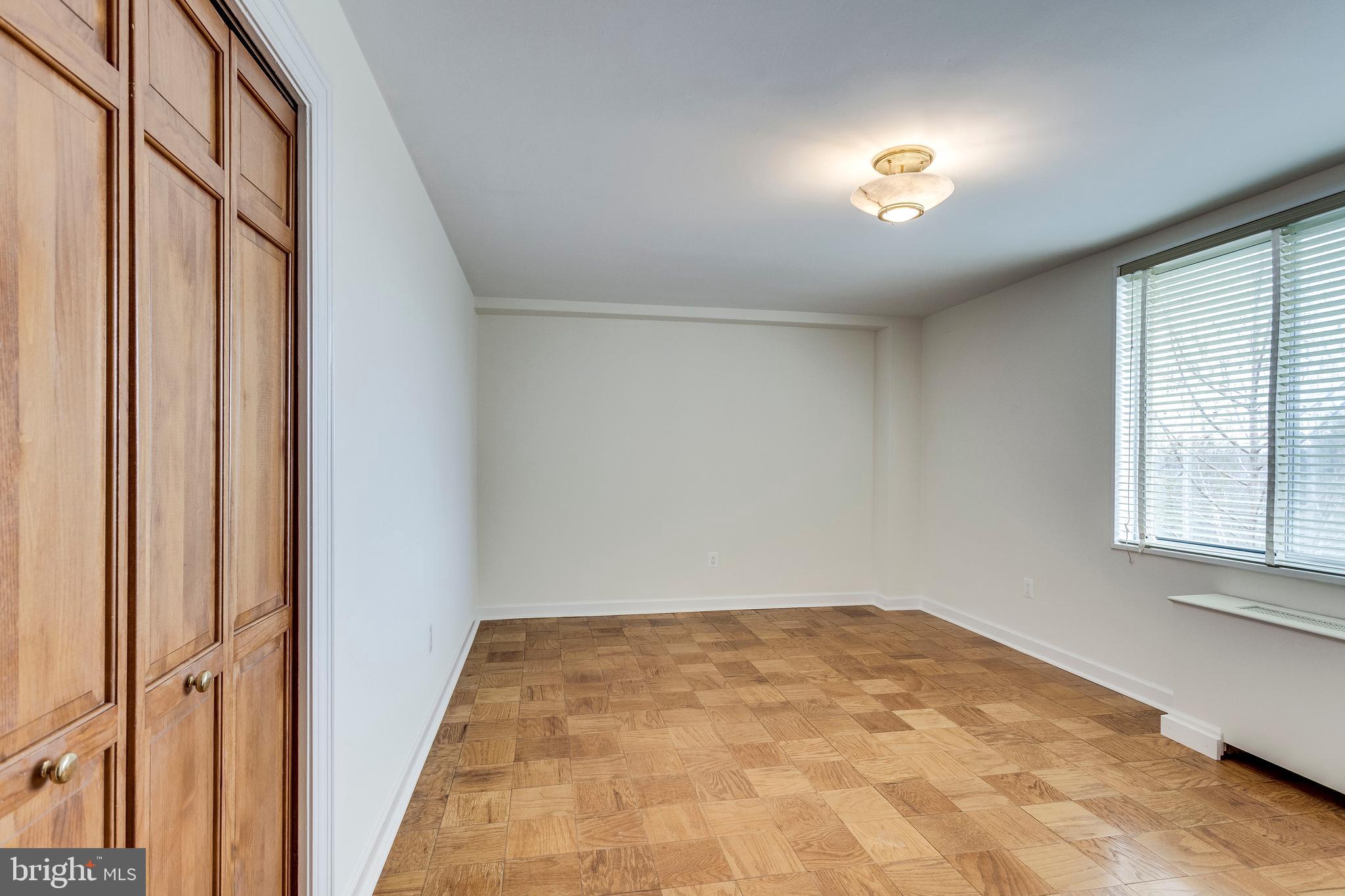 RIVER TOWERS - Residential Lease