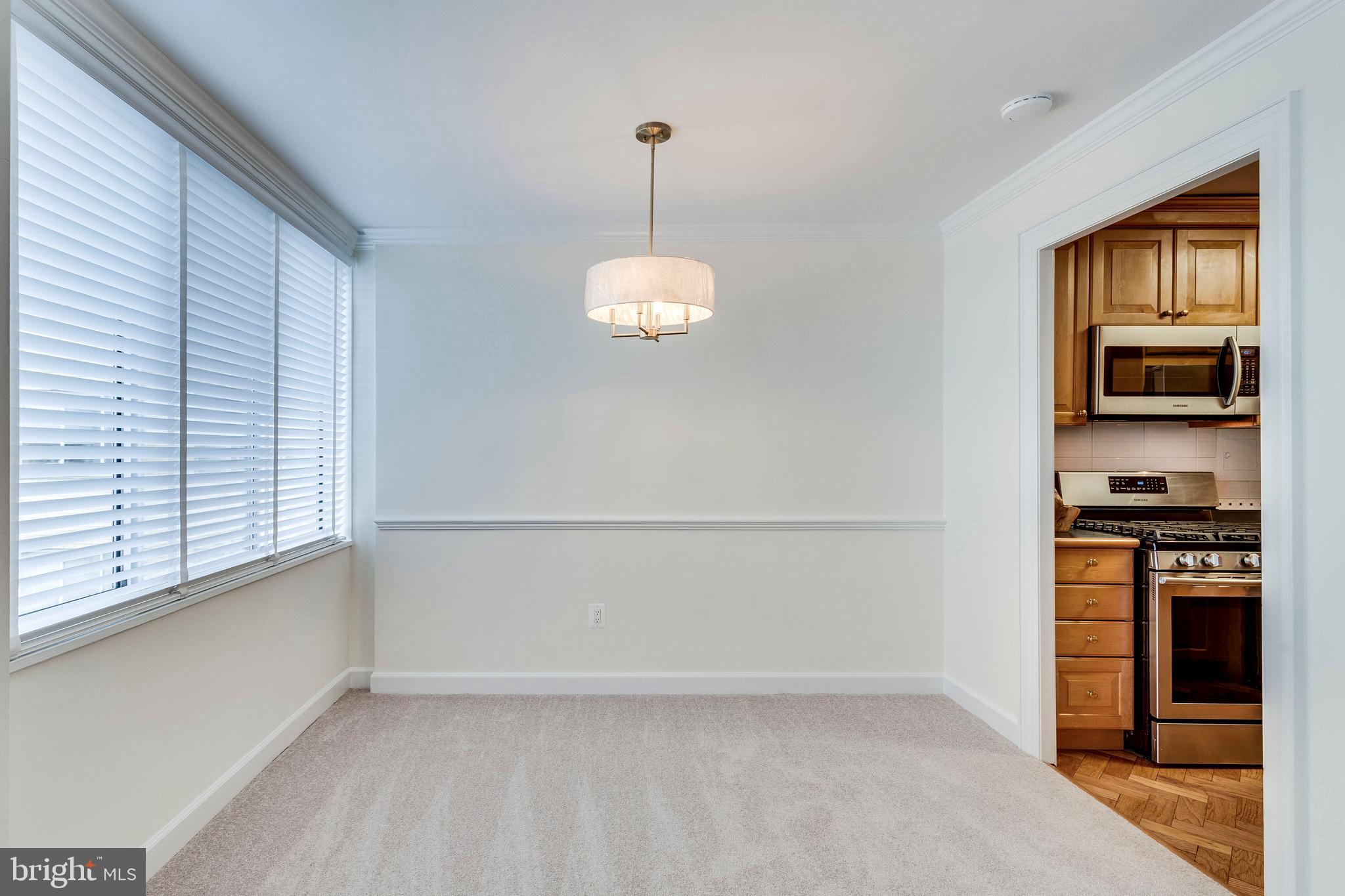 RIVER TOWERS - Residential Lease