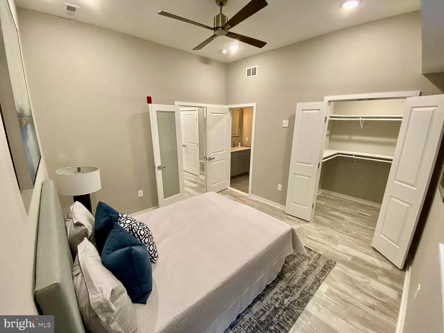 ART MUSEUM AREA - Residential Lease