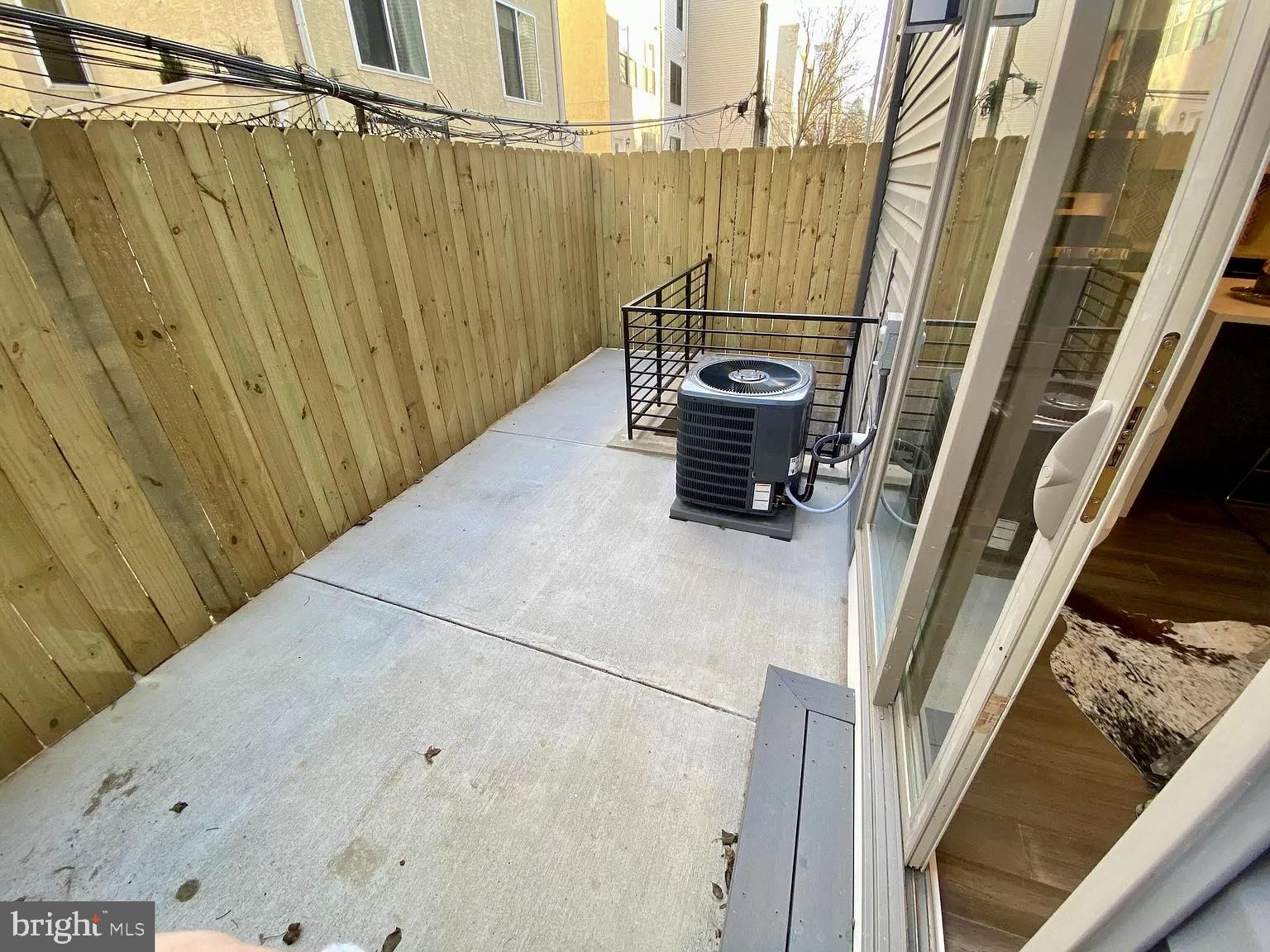 ART MUSEUM AREA - Residential Lease