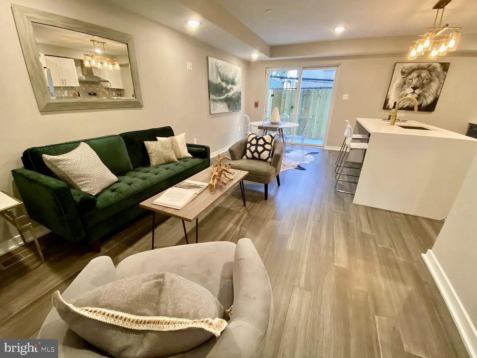 ART MUSEUM AREA - Residential Lease