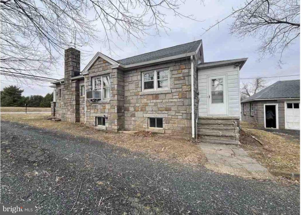 JARRETTSVILLE - Residential