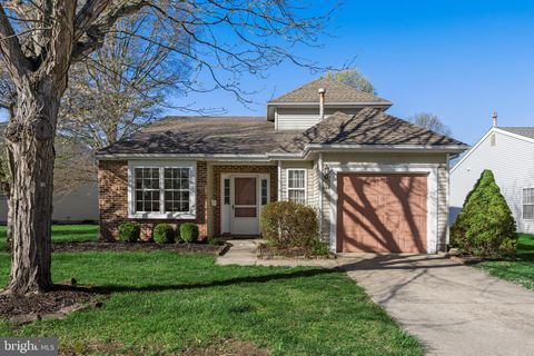 Photo of 934 Larkspur Place S, MOUNT LAUREL, NJ 08054 (MLS # NJBL2108962)