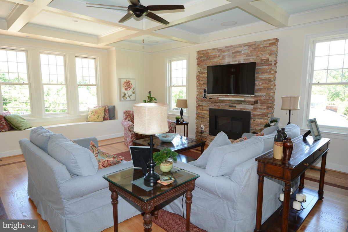 STRATFORD HILLS - Residential Lease