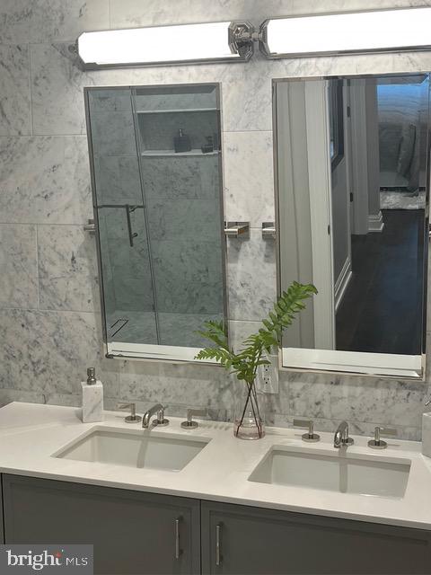 KENSINGTON - Residential