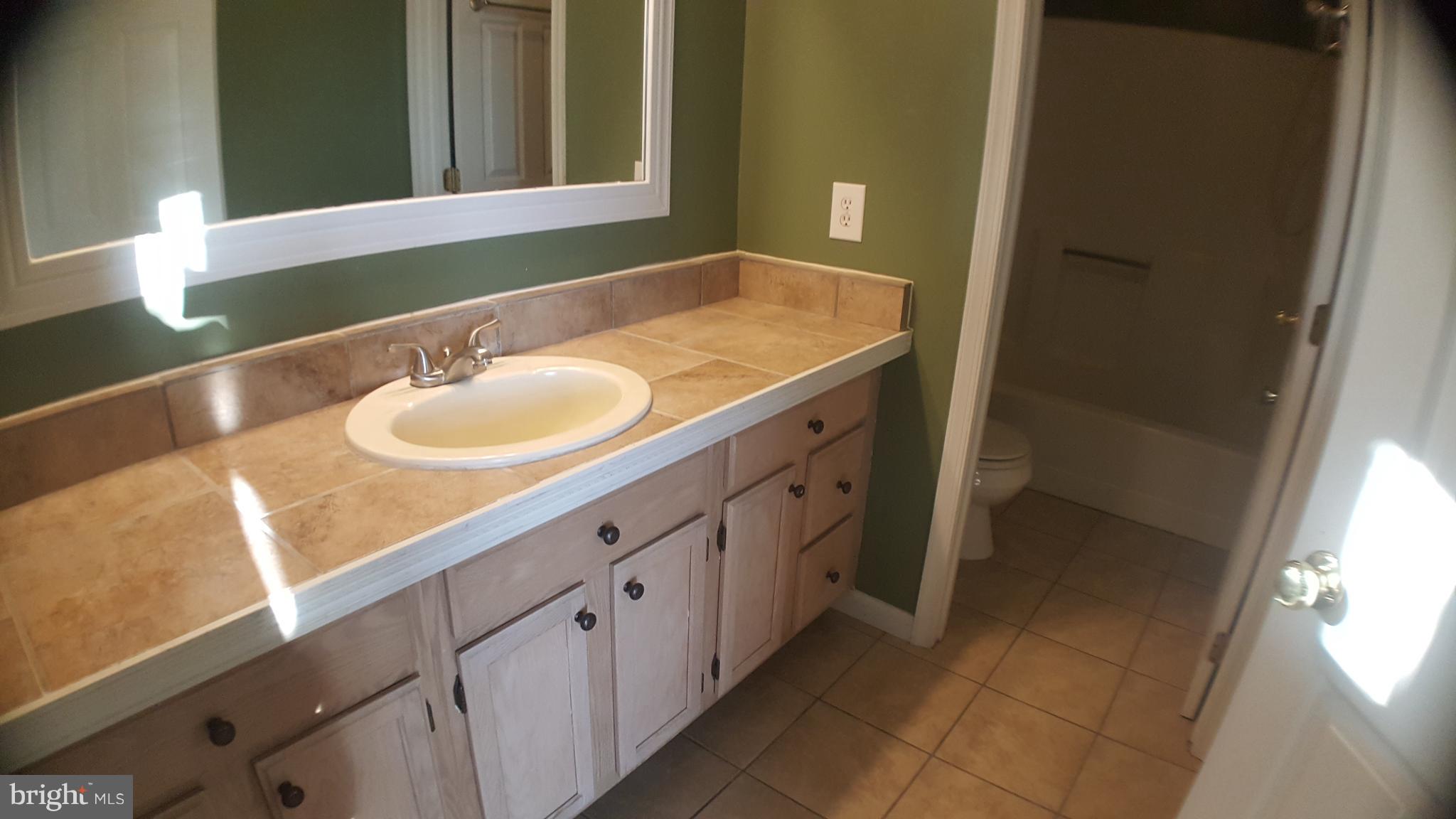 PIKEVIEW ACRES - Residential Lease