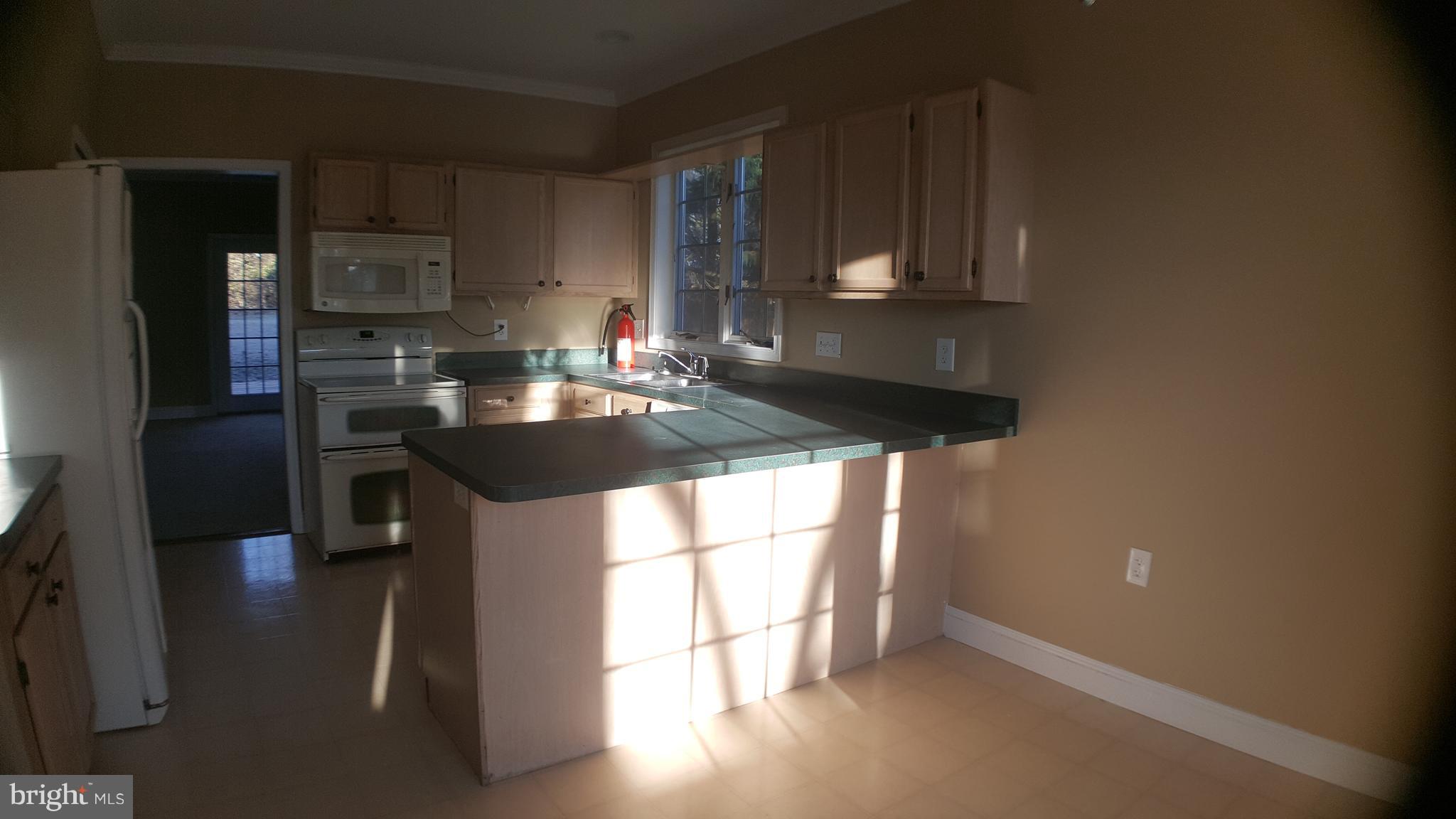 PIKEVIEW ACRES - Residential Lease