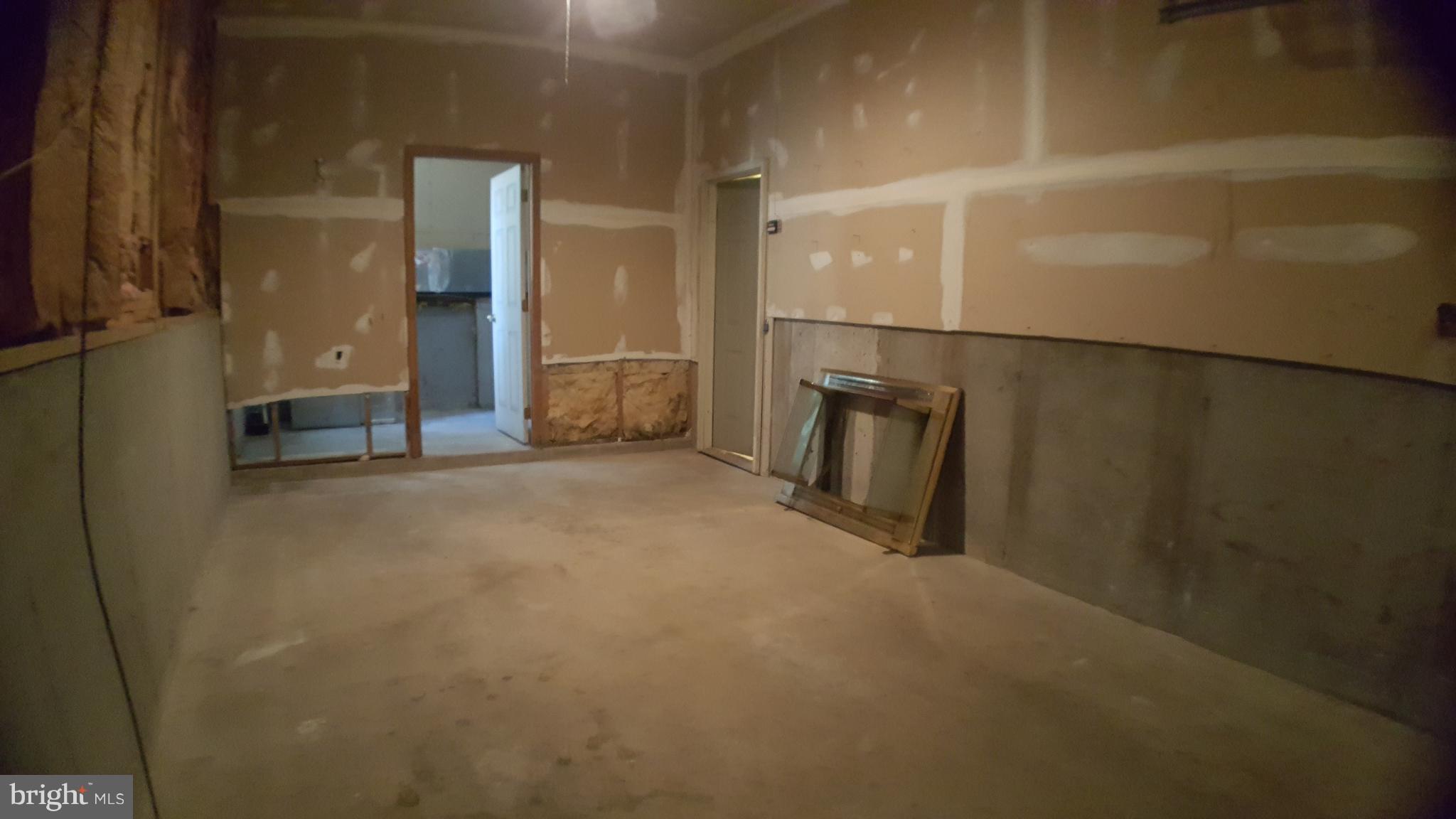 PIKEVIEW ACRES - Residential Lease