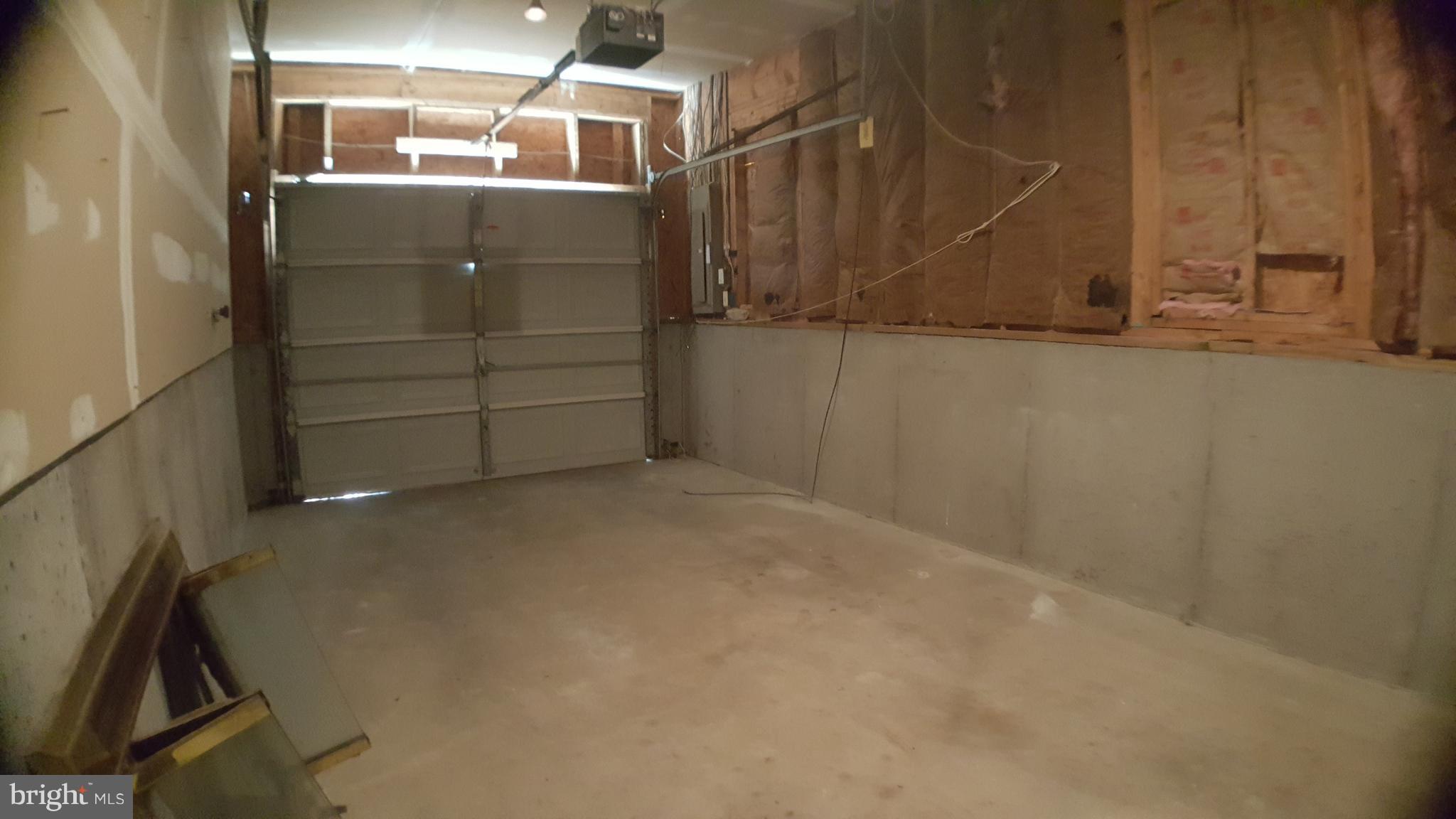 PIKEVIEW ACRES - Residential Lease