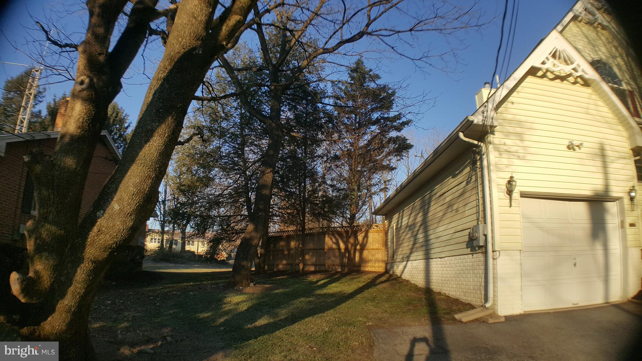 PIKEVIEW ACRES - Residential Lease