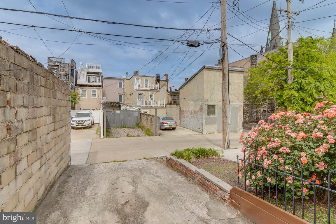 BUTCHERS HILL - Residential