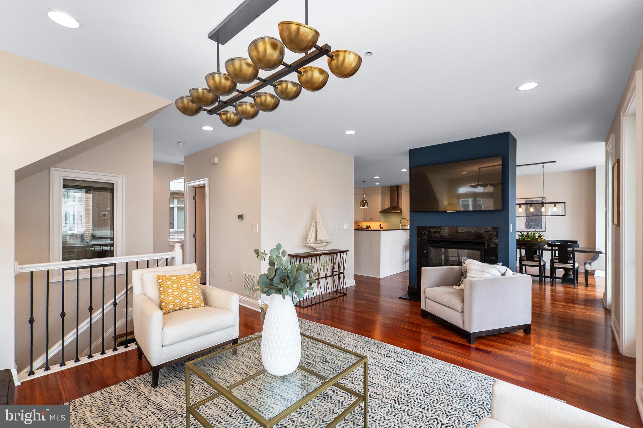 PIER HOMES AT HARBORVIEW - Residential