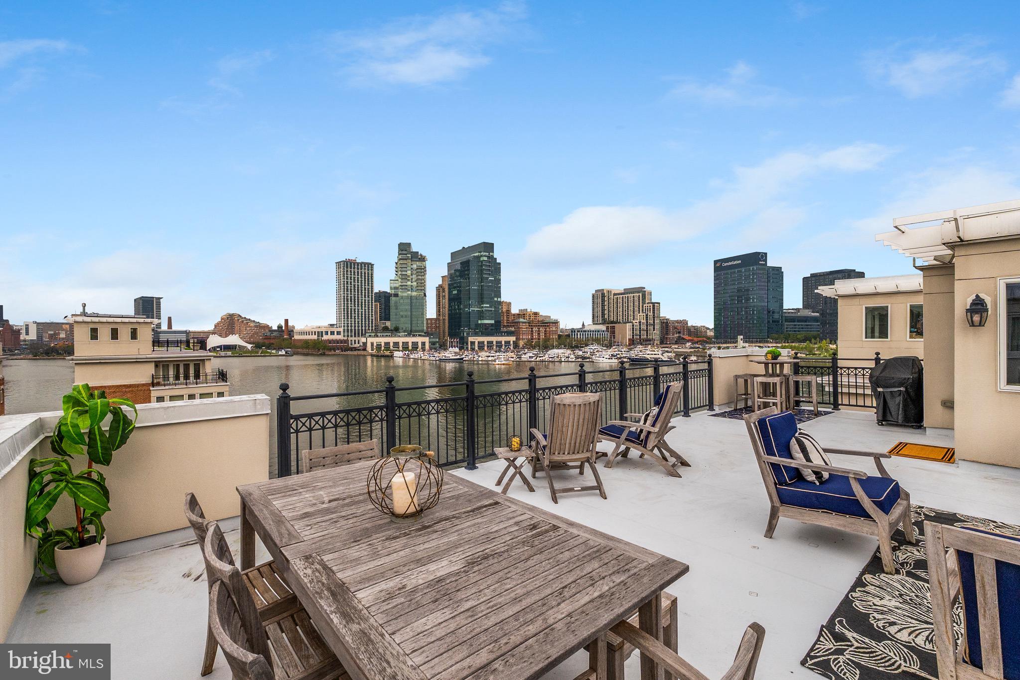 PIER HOMES AT HARBORVIEW - Residential