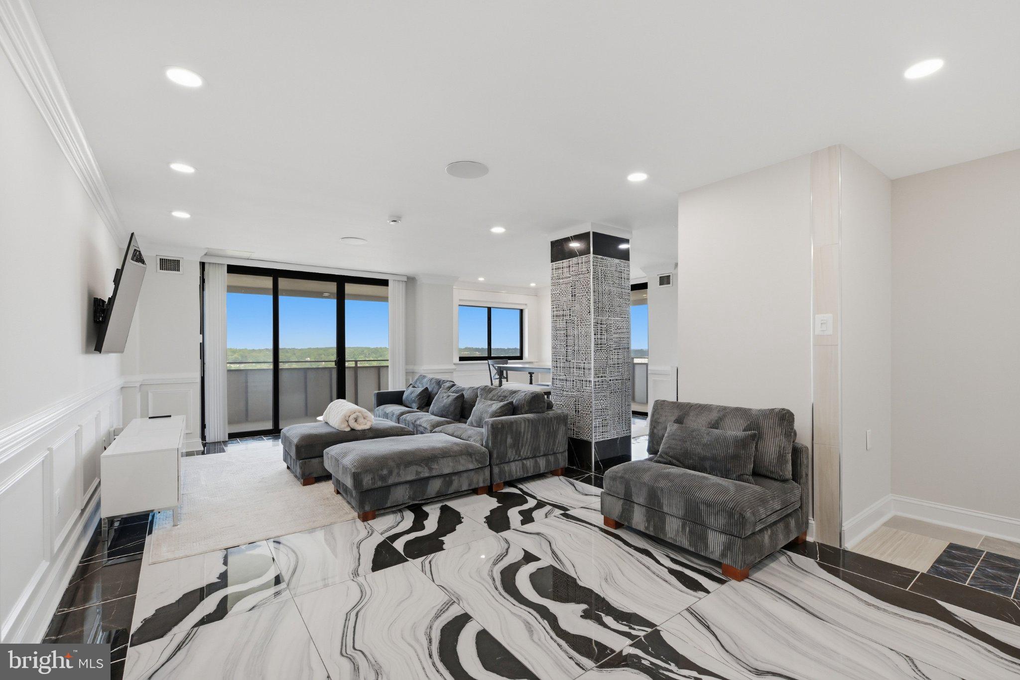 250 S REYNOLDS STREET 1510