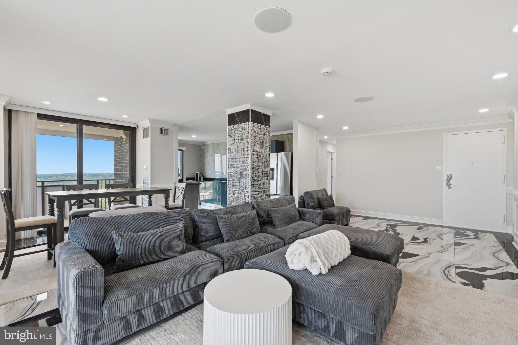 250 S REYNOLDS STREET 1510