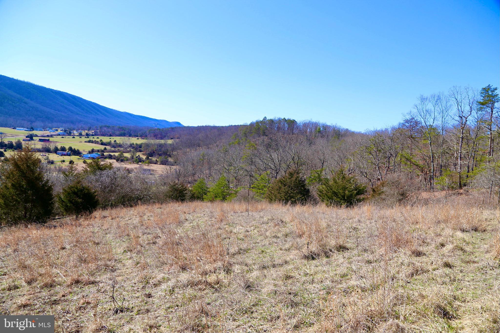 CRESCENT CROSSING - Land