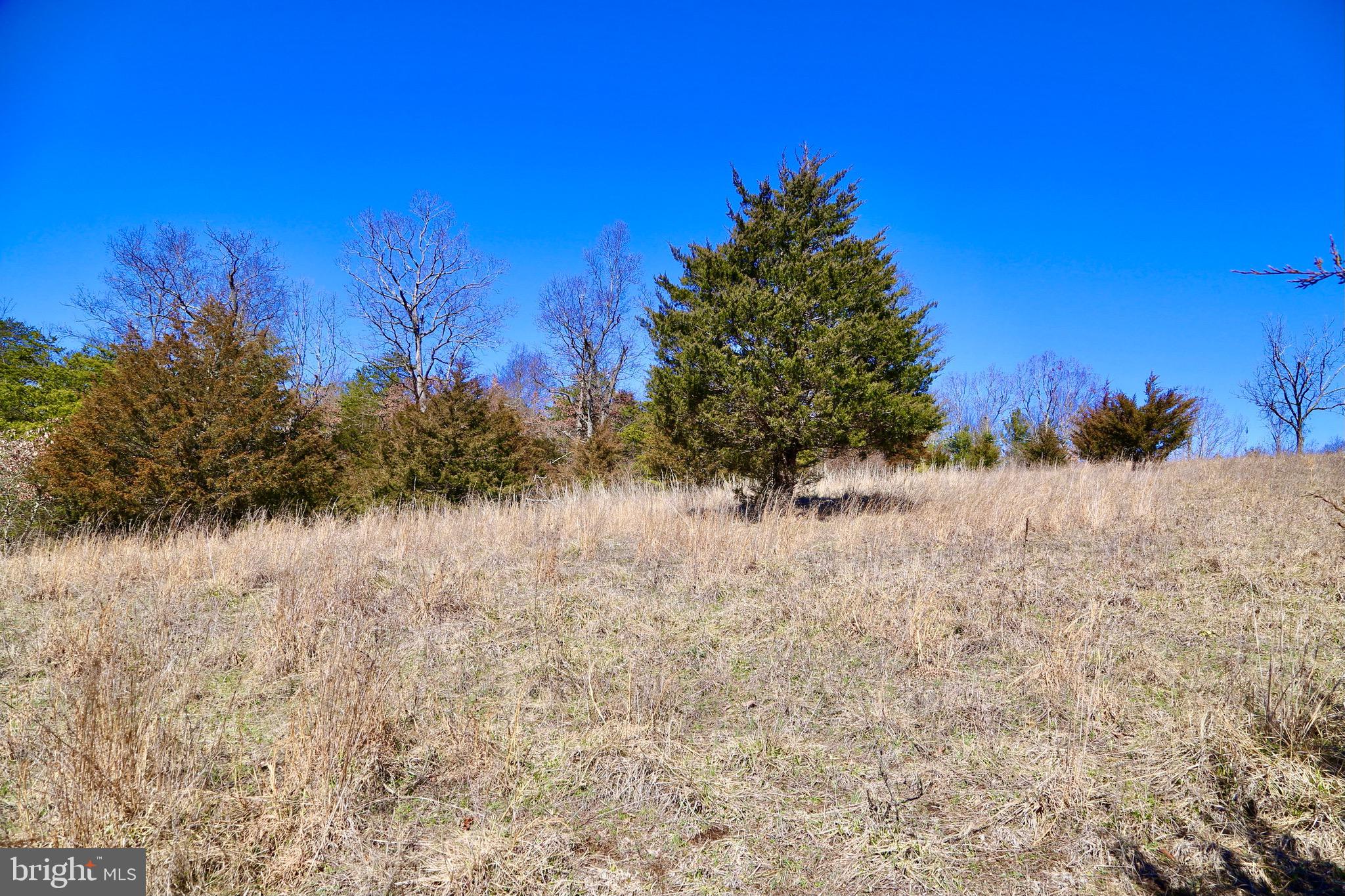 CRESCENT CROSSING - Land
