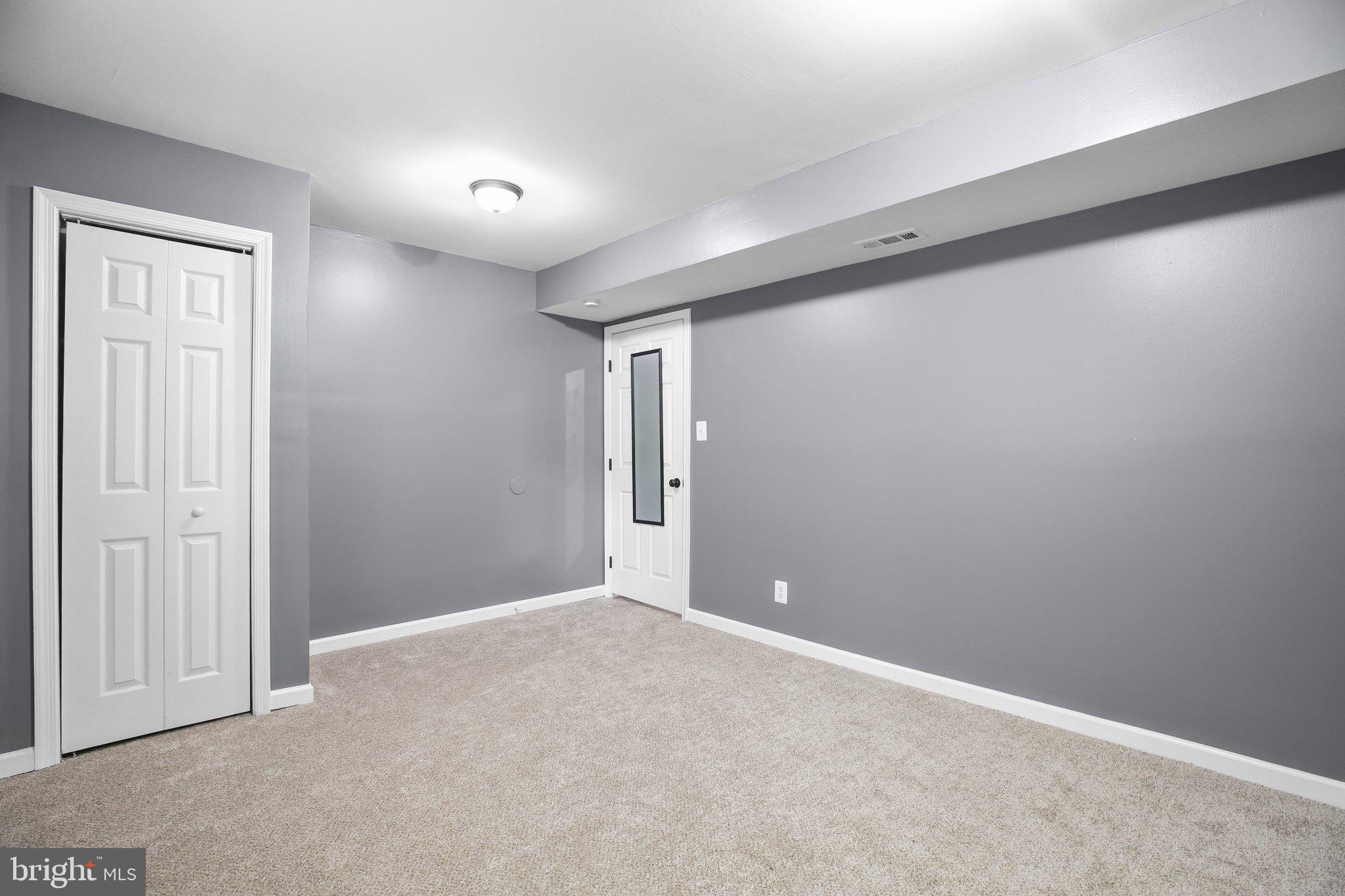 STONEYBROOKE - Residential