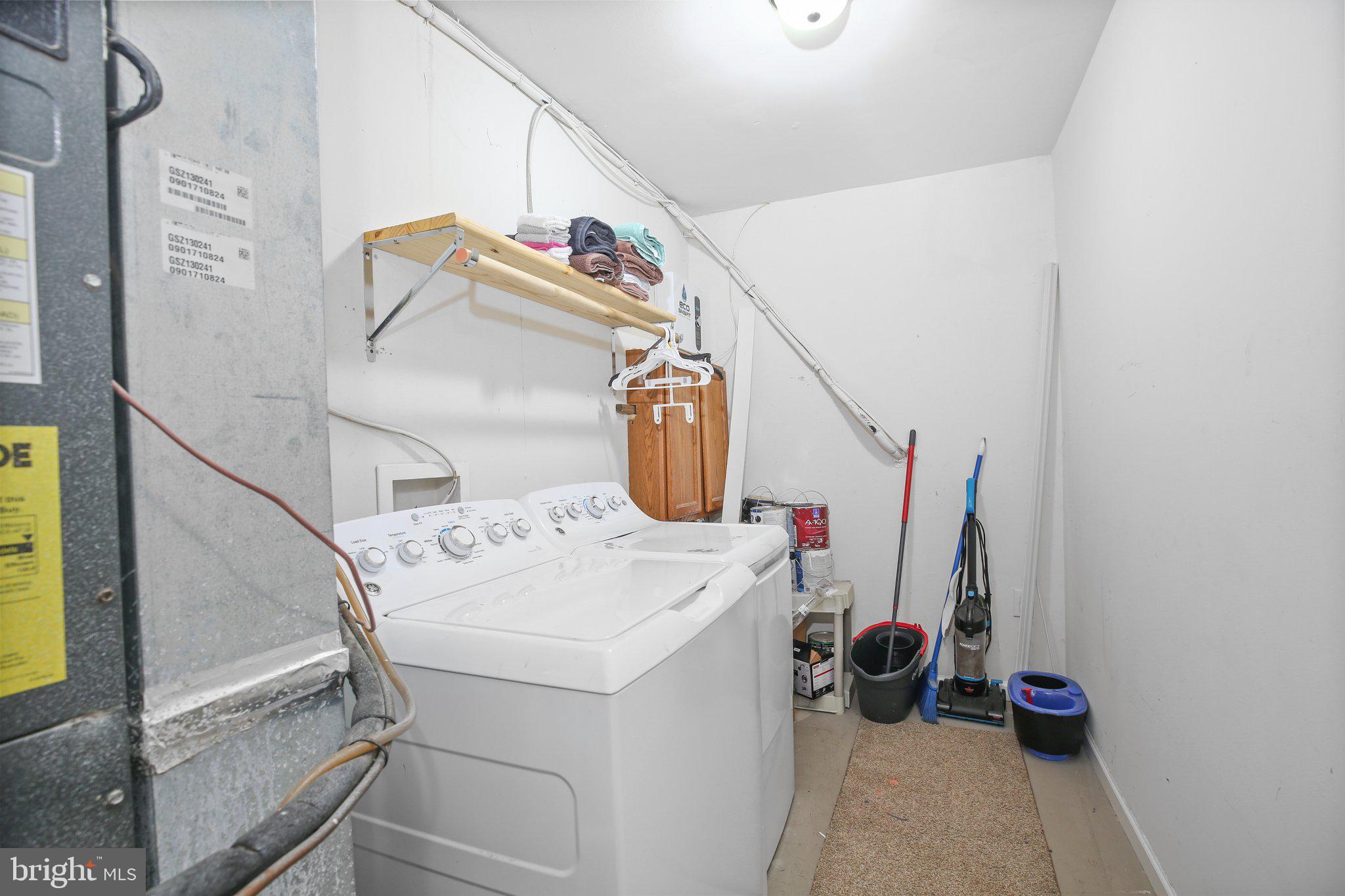 STONEYBROOKE - Residential