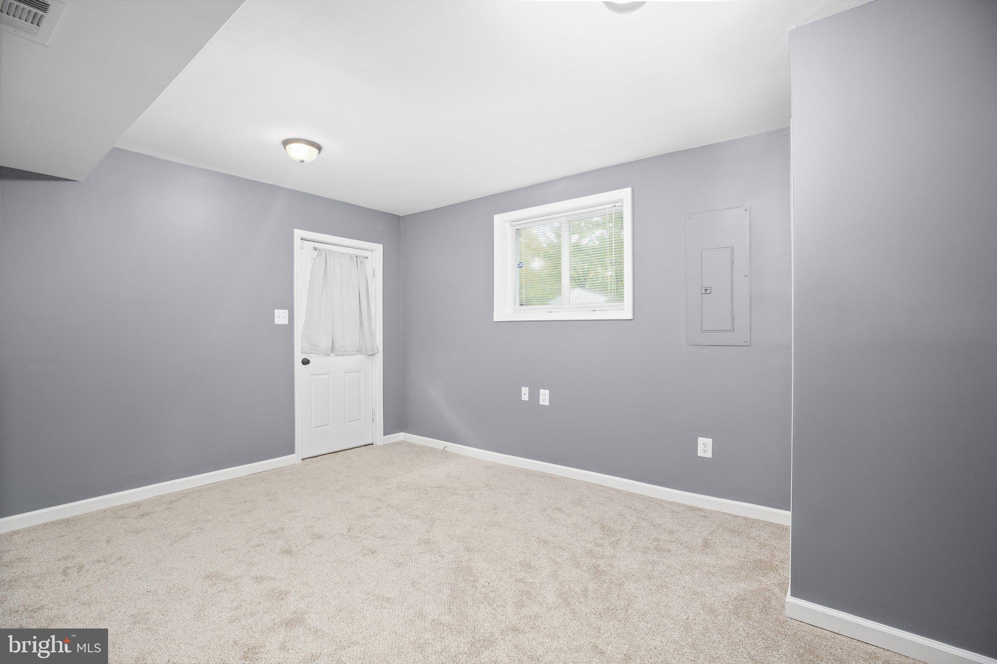 STONEYBROOKE - Residential