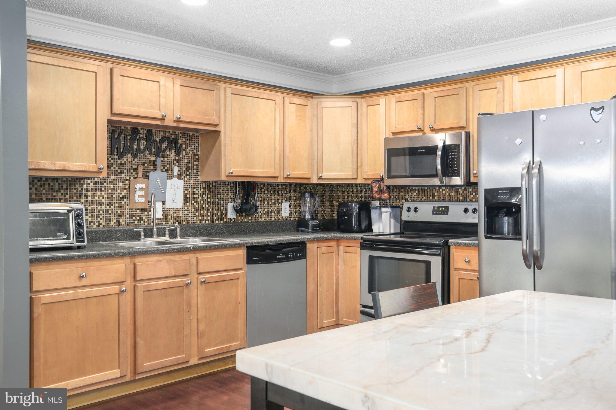 STONEYBROOKE - Residential