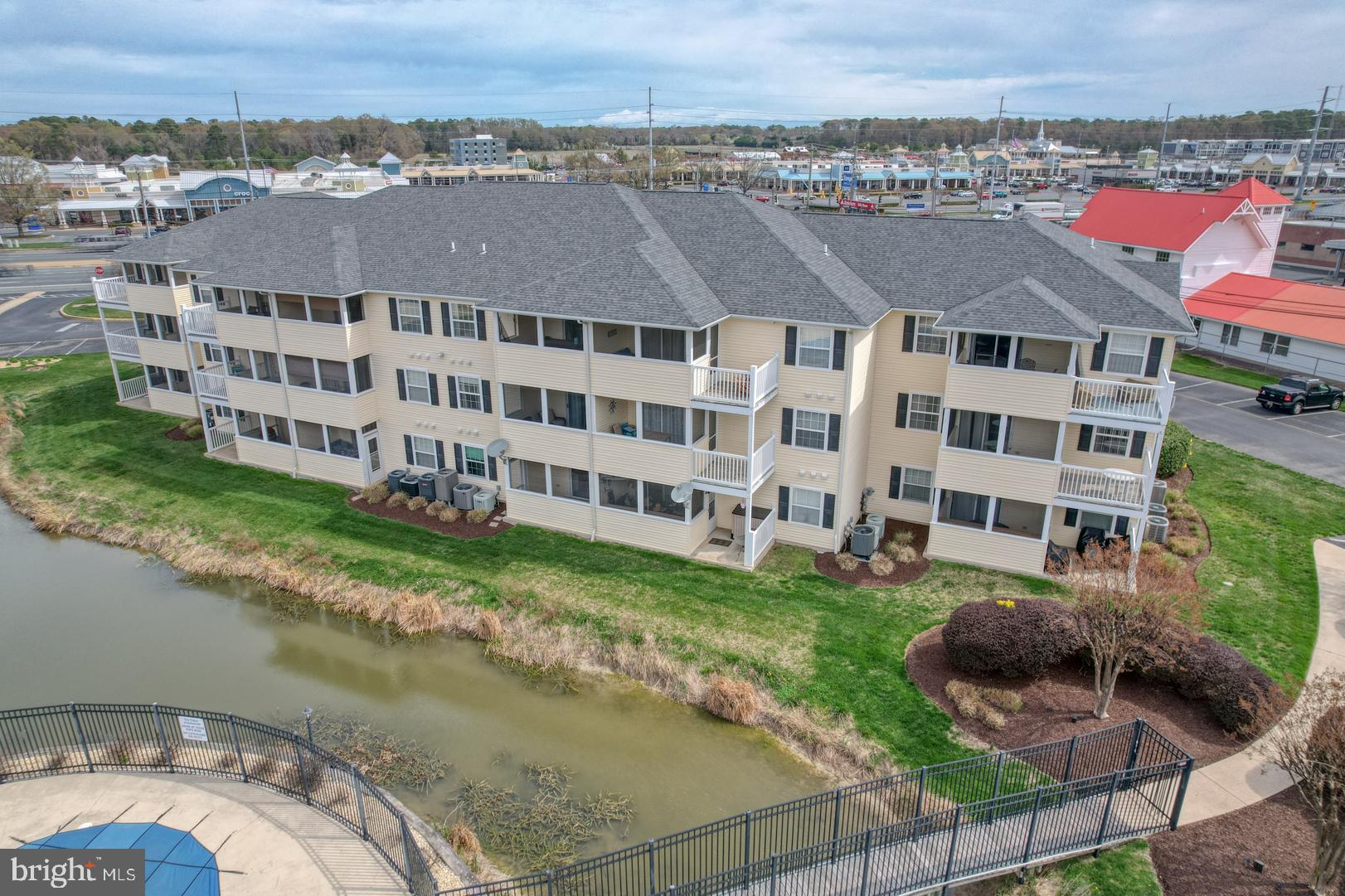 THE PALMS - Residential