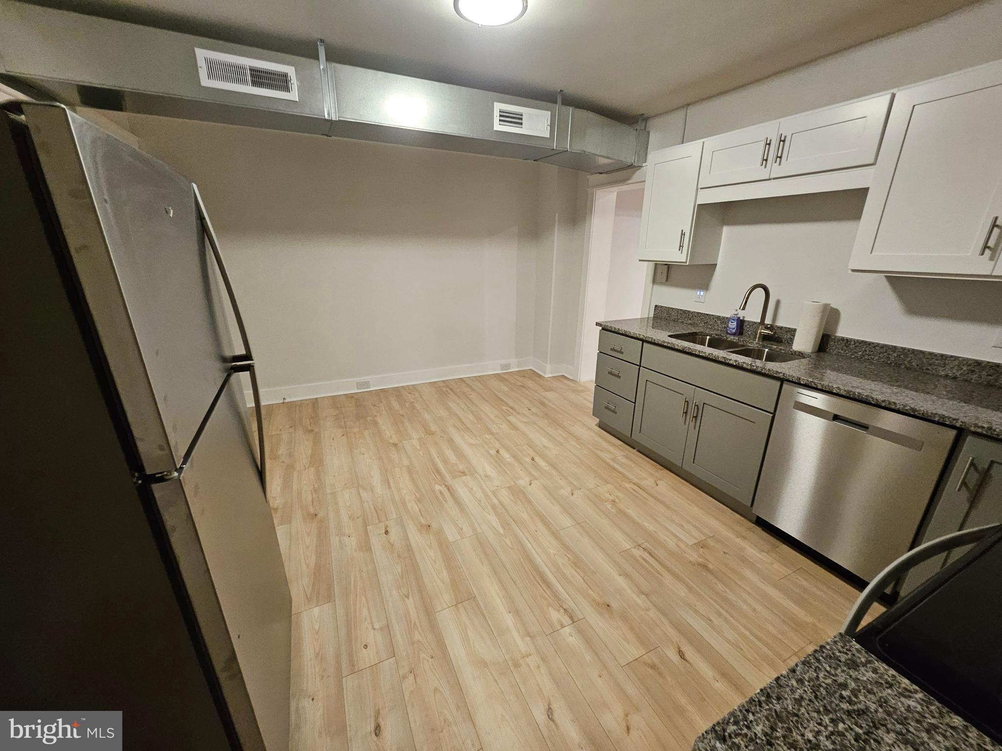 LANCASTER - Residential Lease