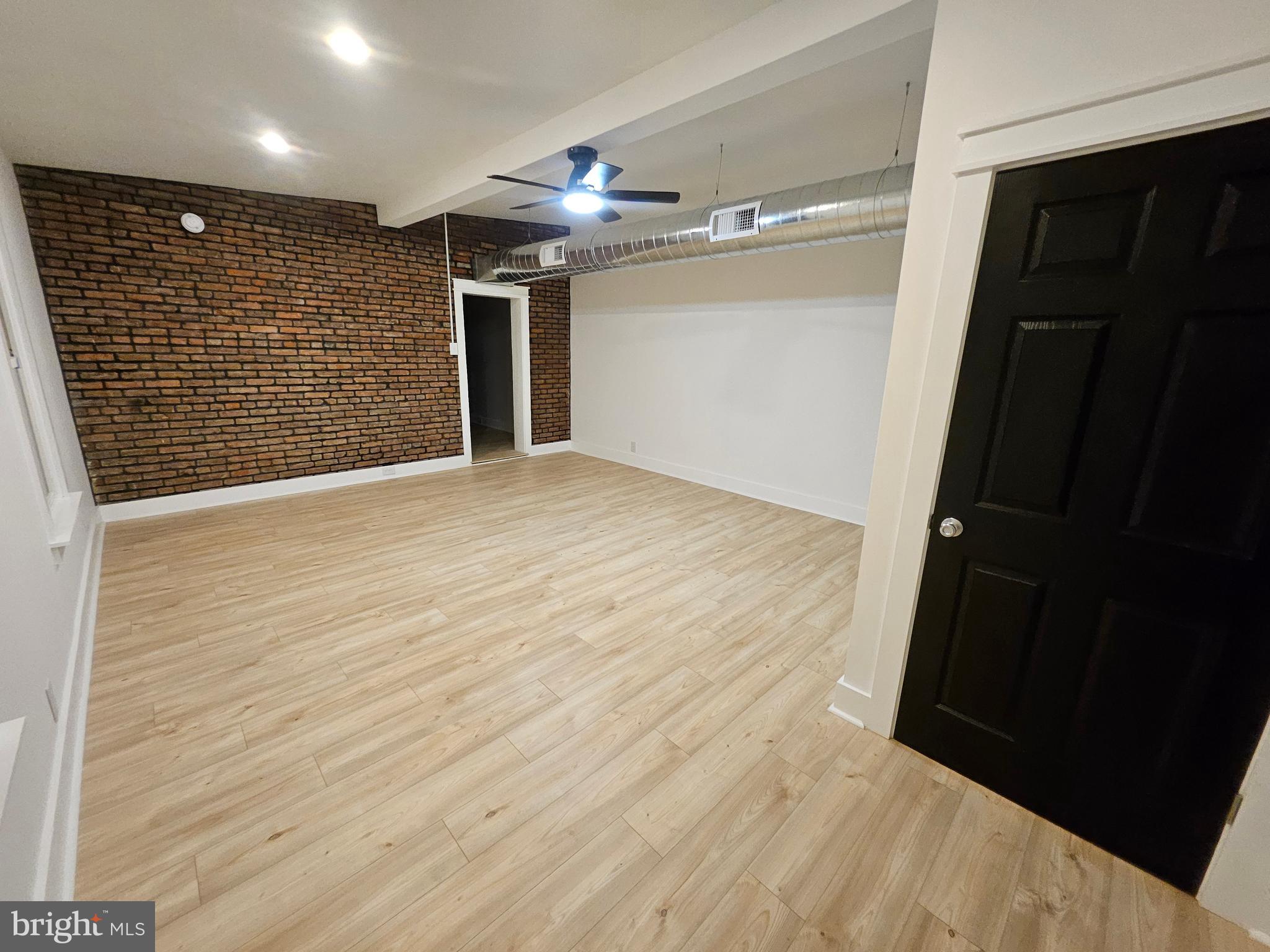 LANCASTER - Residential Lease