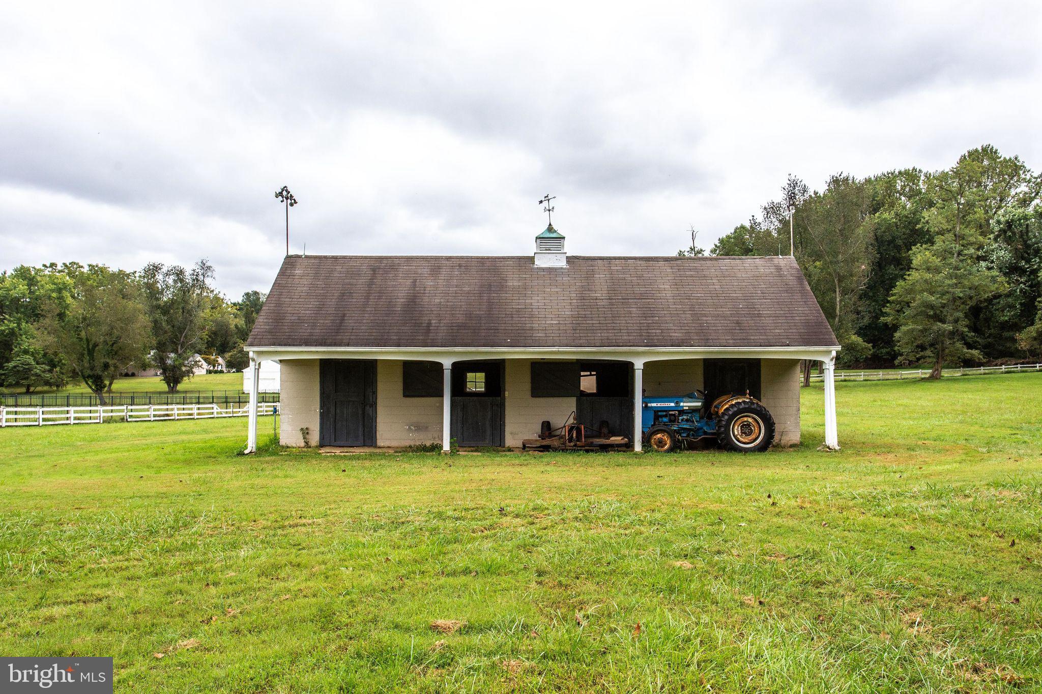 POTOMAC OUTSIDE - Residential