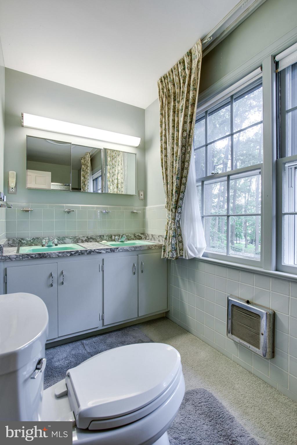 POTOMAC OUTSIDE - Residential