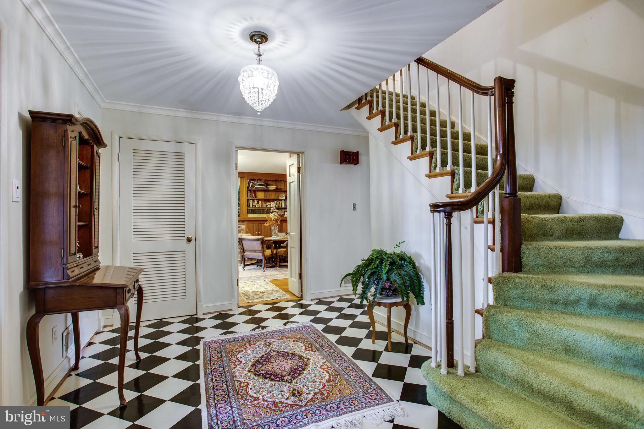 POTOMAC OUTSIDE - Residential