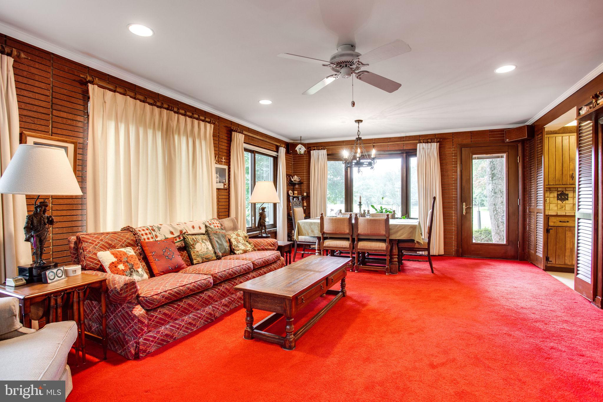 POTOMAC OUTSIDE - Residential