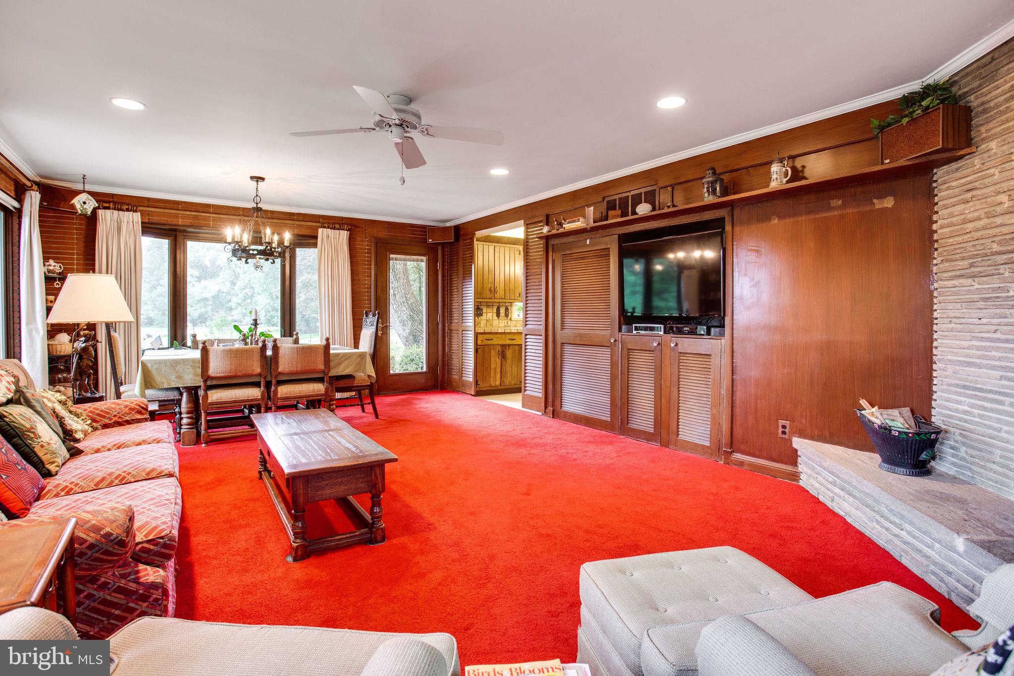 POTOMAC OUTSIDE - Residential