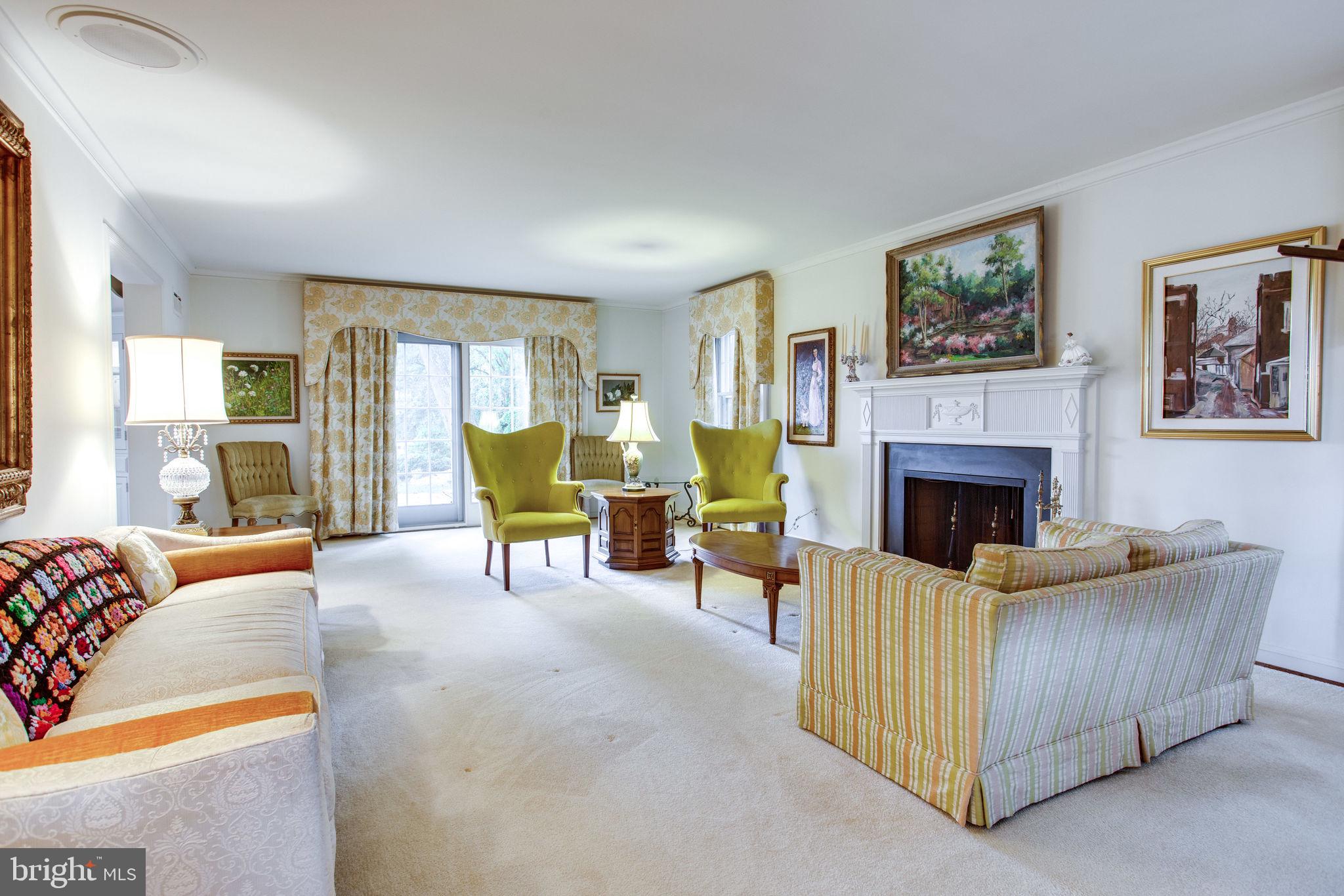 POTOMAC OUTSIDE - Residential