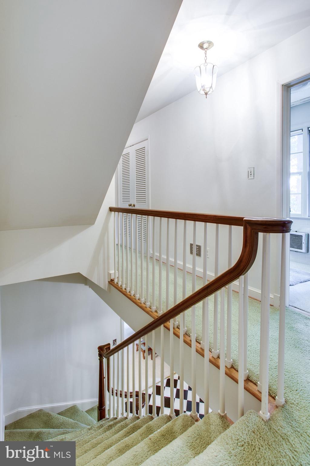 POTOMAC OUTSIDE - Residential