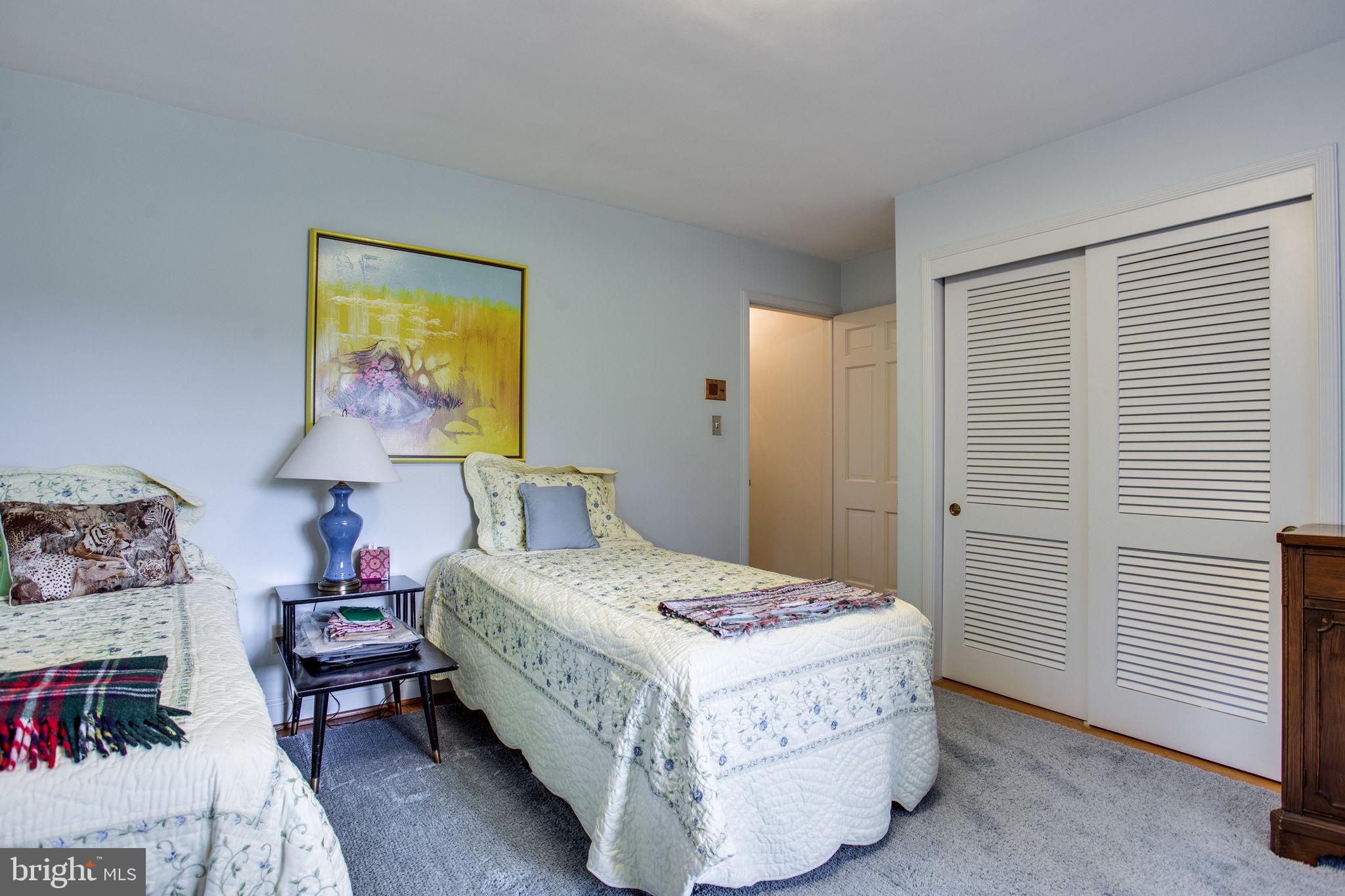 POTOMAC OUTSIDE - Residential