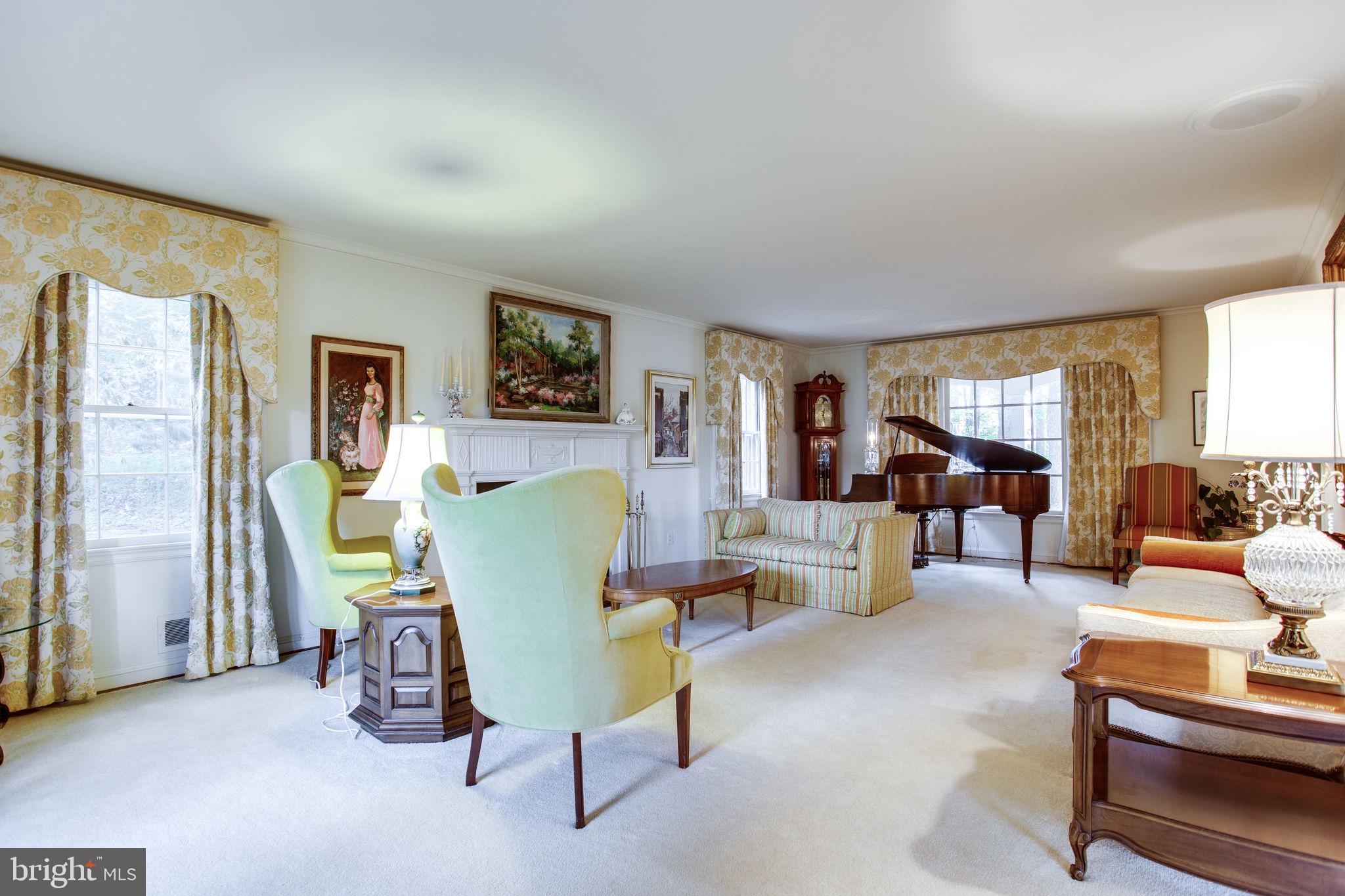 POTOMAC OUTSIDE - Residential