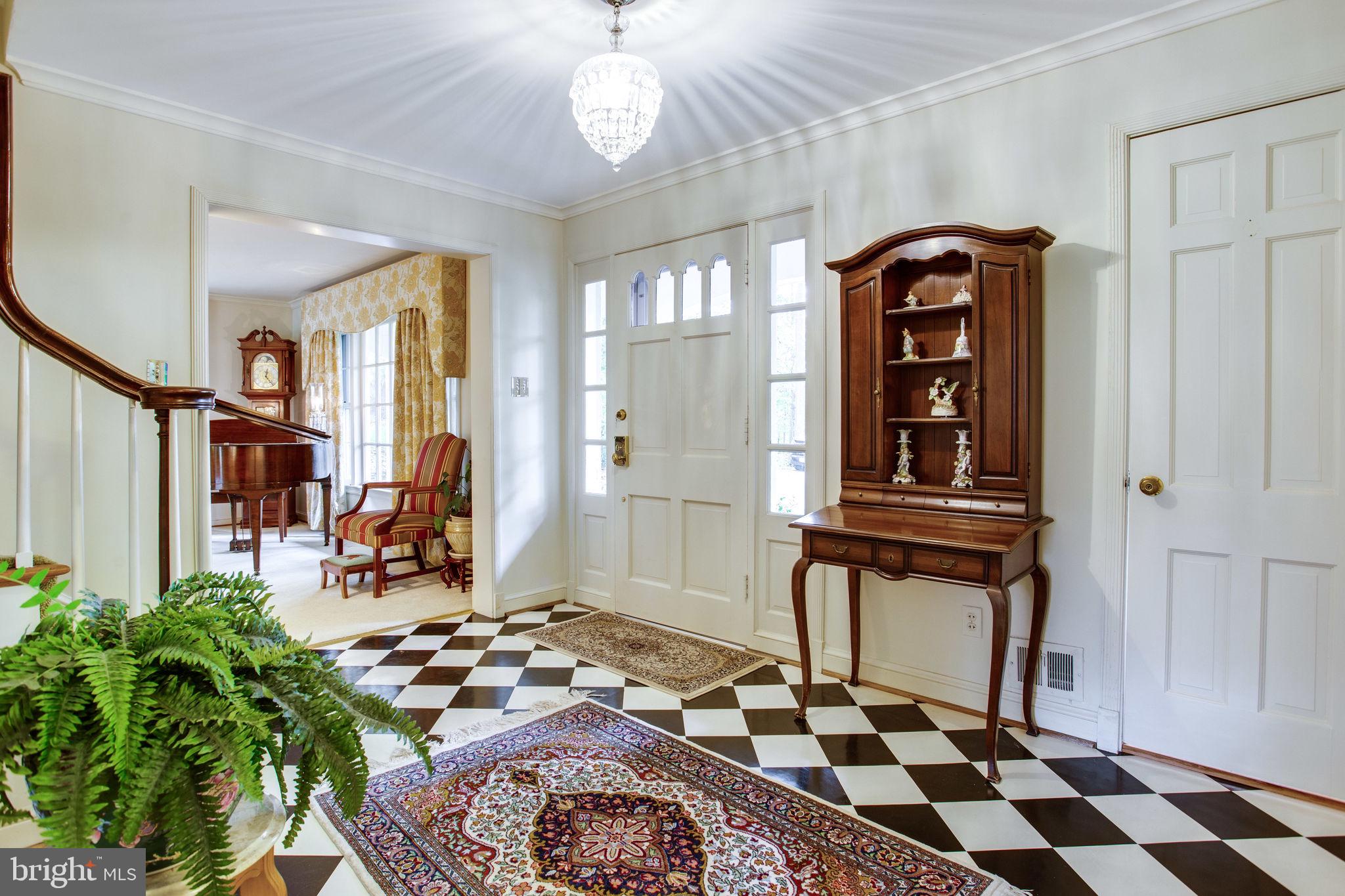 POTOMAC OUTSIDE - Residential