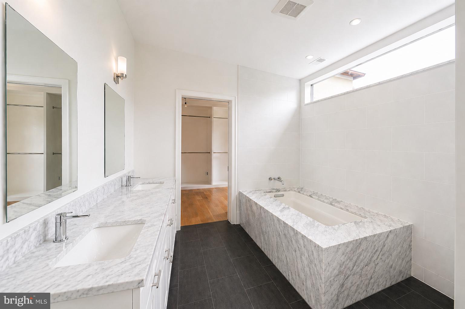 WHISTLING PINES - Residential