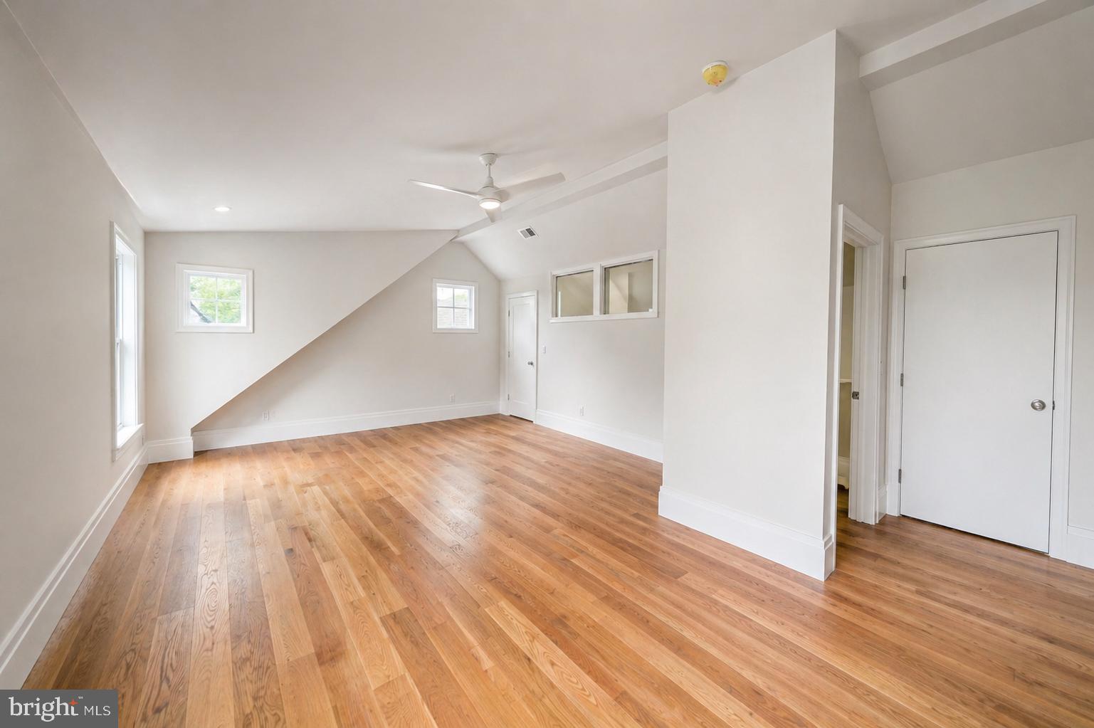WHISTLING PINES - Residential