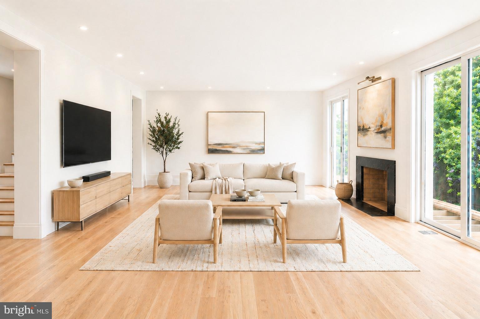 WHISTLING PINES - Residential