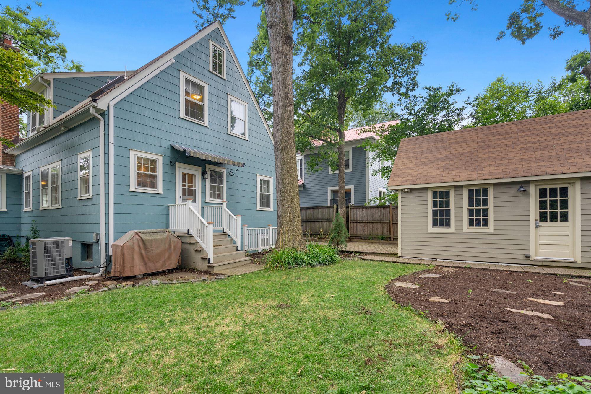 MAYWOOD - Residential