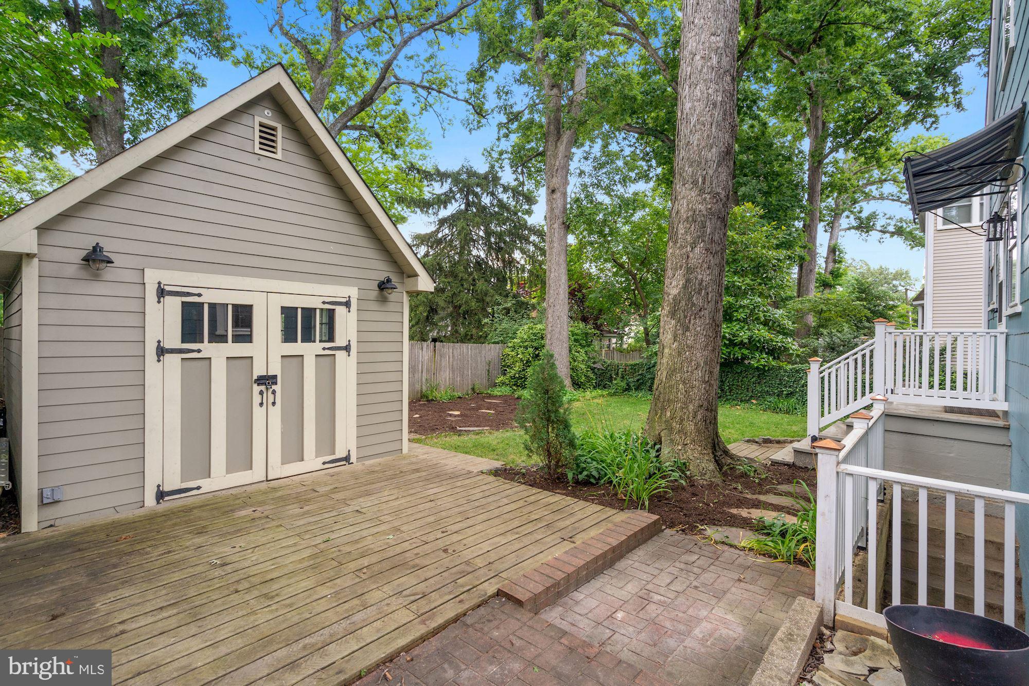 MAYWOOD - Residential