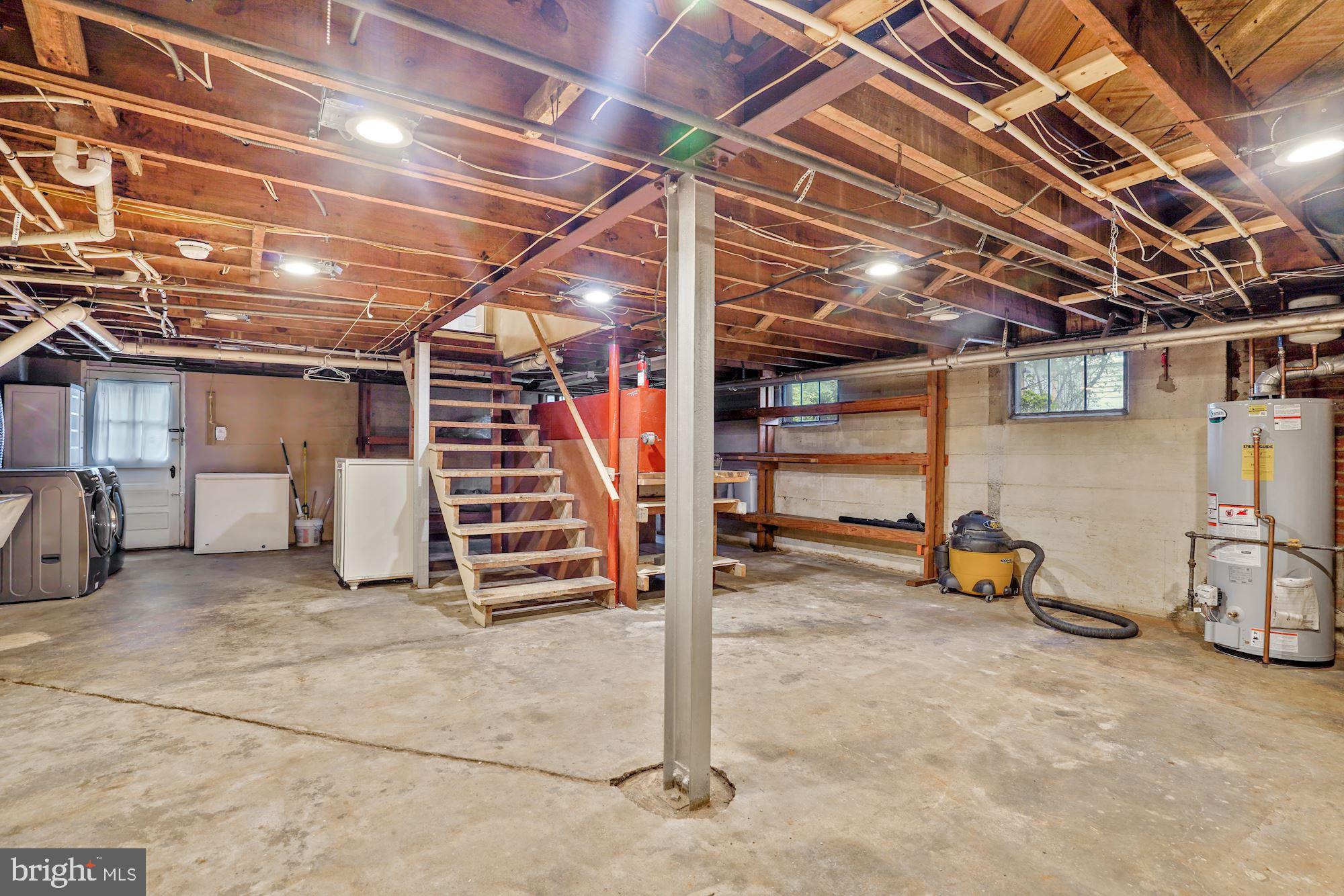 MAYWOOD - Residential