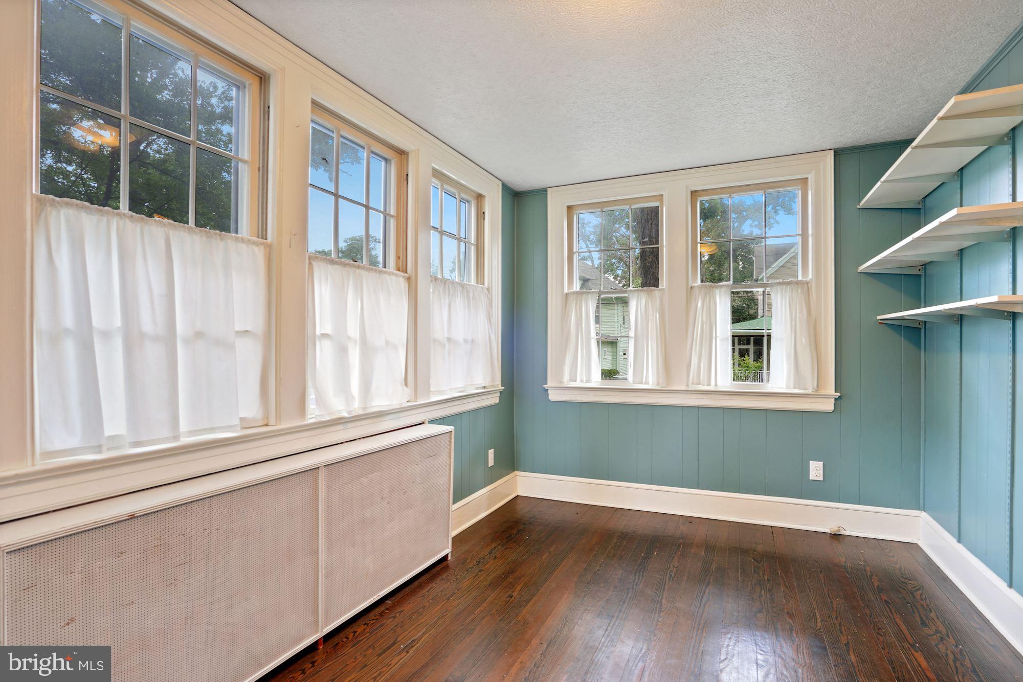 MAYWOOD - Residential