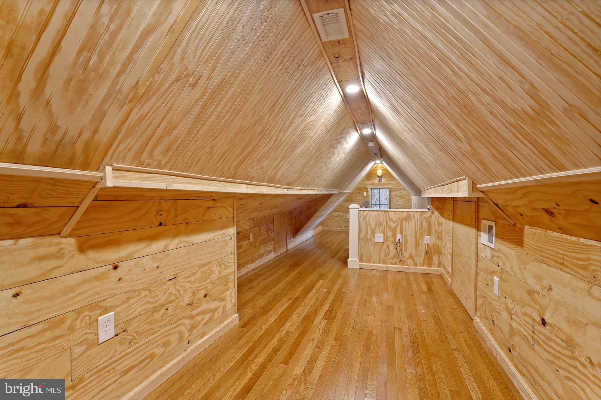 MAYWOOD - Residential