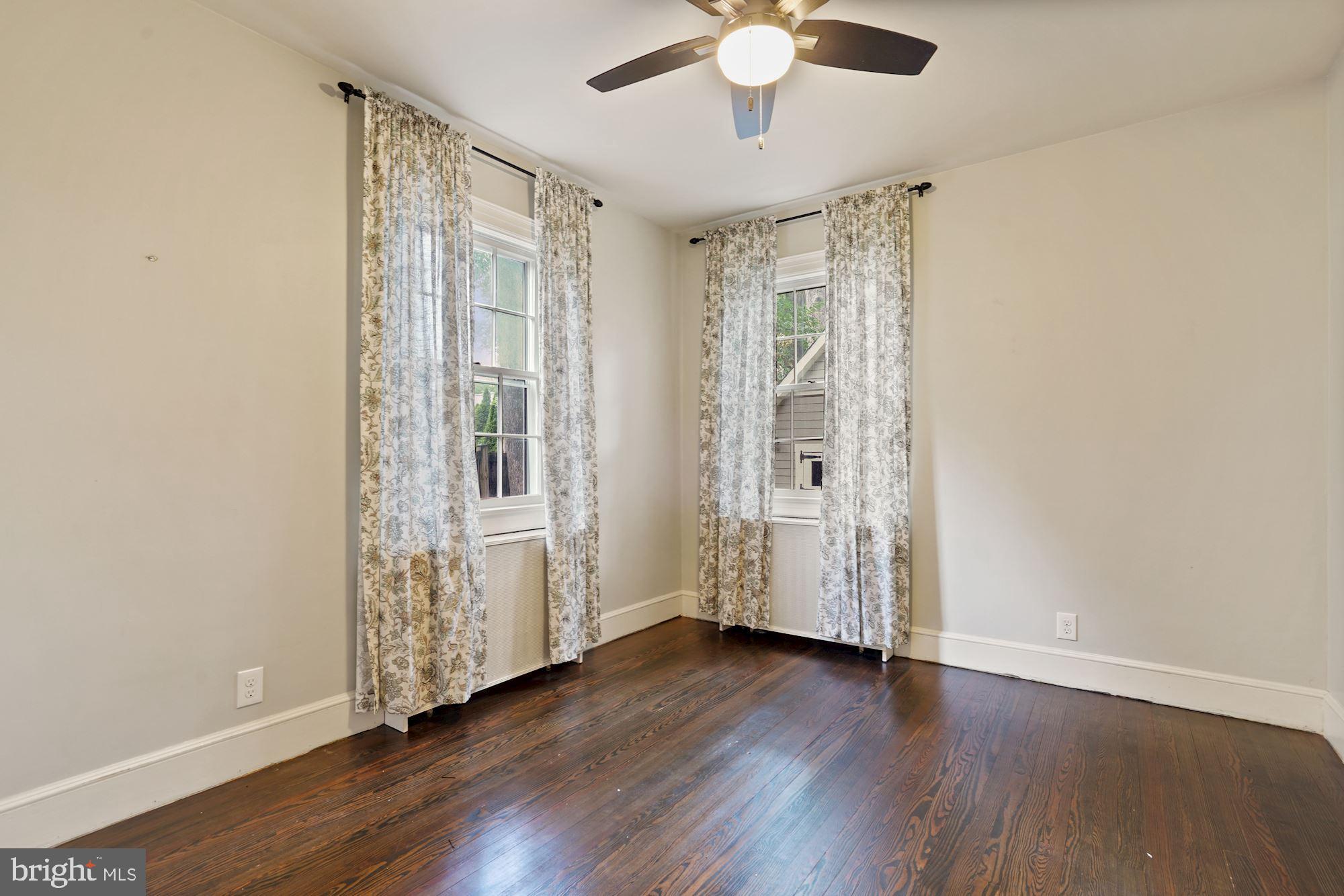 MAYWOOD - Residential