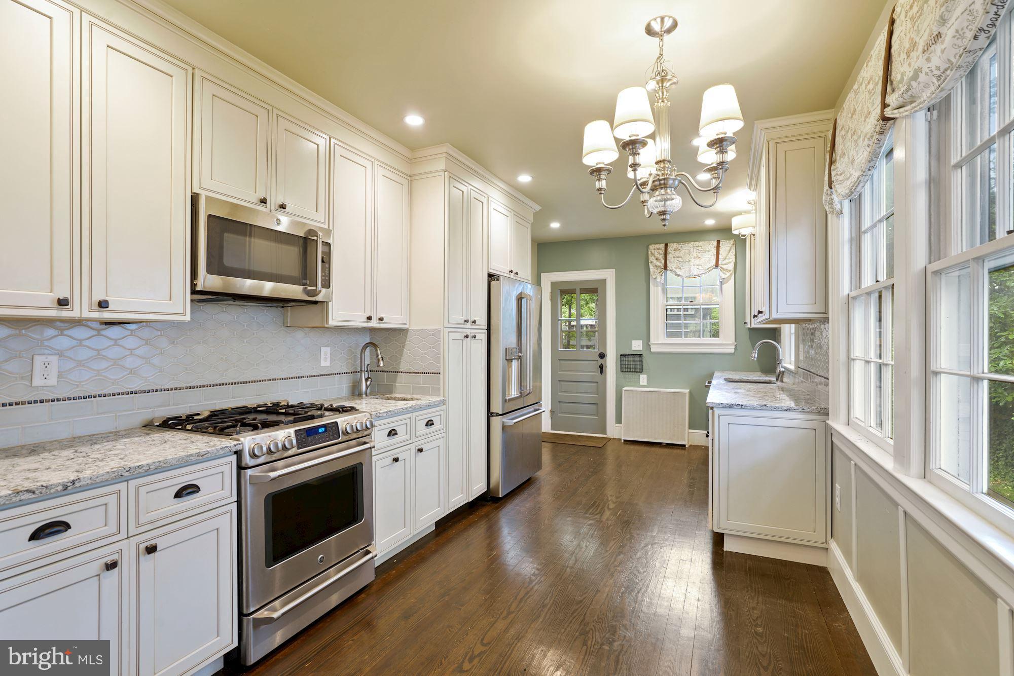 MAYWOOD - Residential