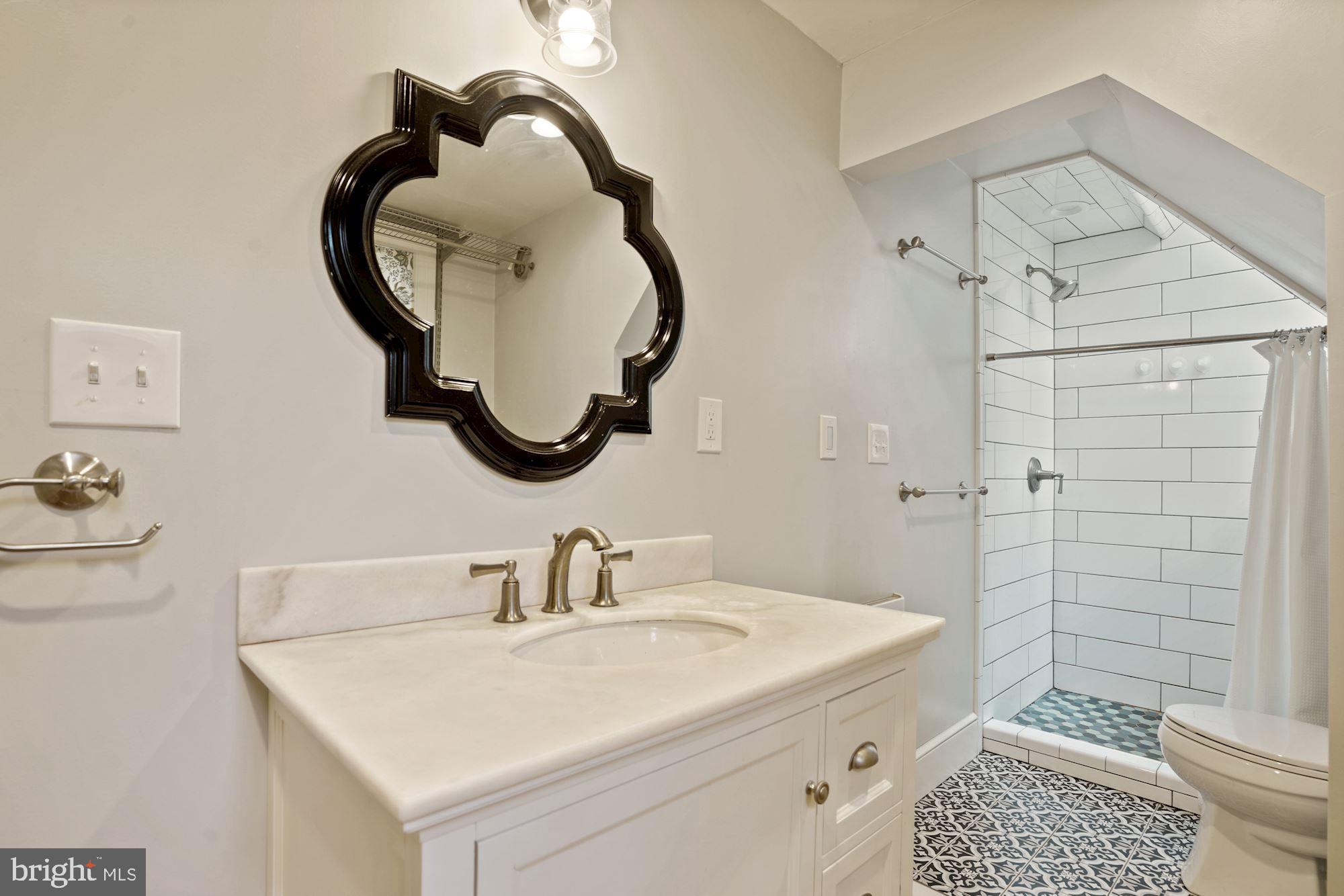 MAYWOOD - Residential