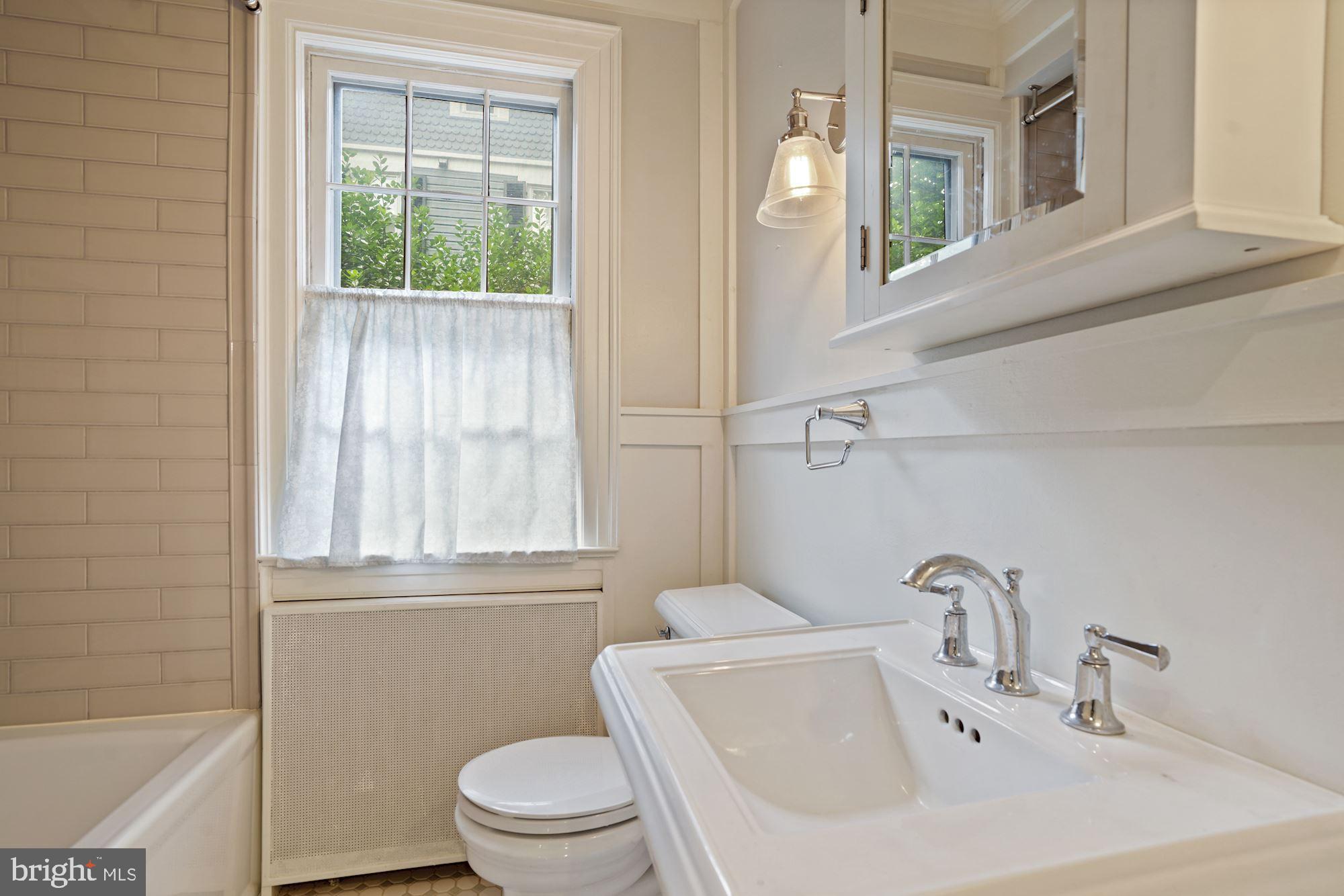 MAYWOOD - Residential